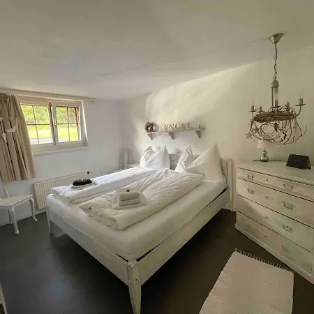 Surfers Horizon Loft With Balcony & Panoramic Views * 그린델발트